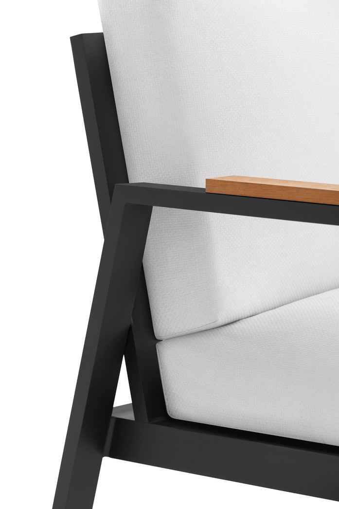 Timeless Detail Sofa 2