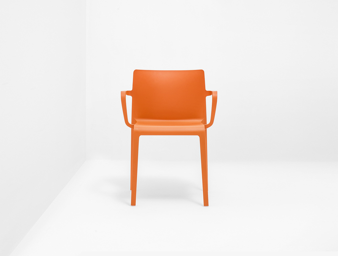Volt Armchair 675 Slider 3