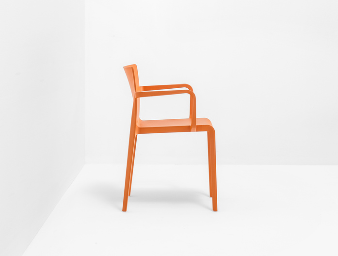 Volt Armchair 675 Slider 4