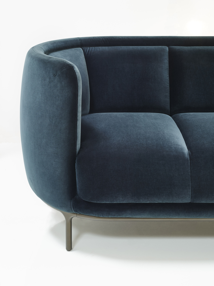 Vuelta Sofa 311 Detail Velvet British Green