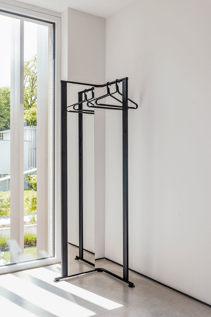Angle Garderobenstaender Garderobe Standgarderobe Spiegel Haken 0118 Kleiderbuegel Schwarz Schoenbuch Am 1