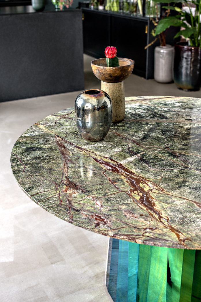 Hassos Pli Table Marble Green Detail
