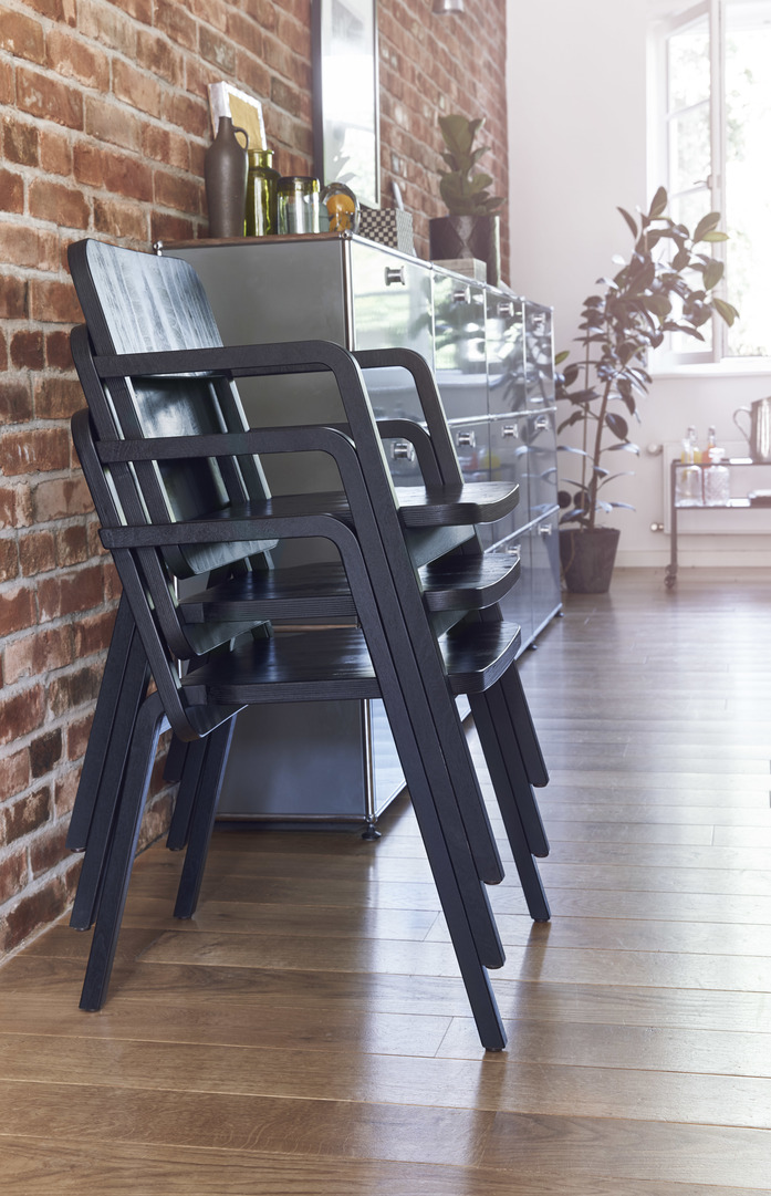 Prater Chair Image 4