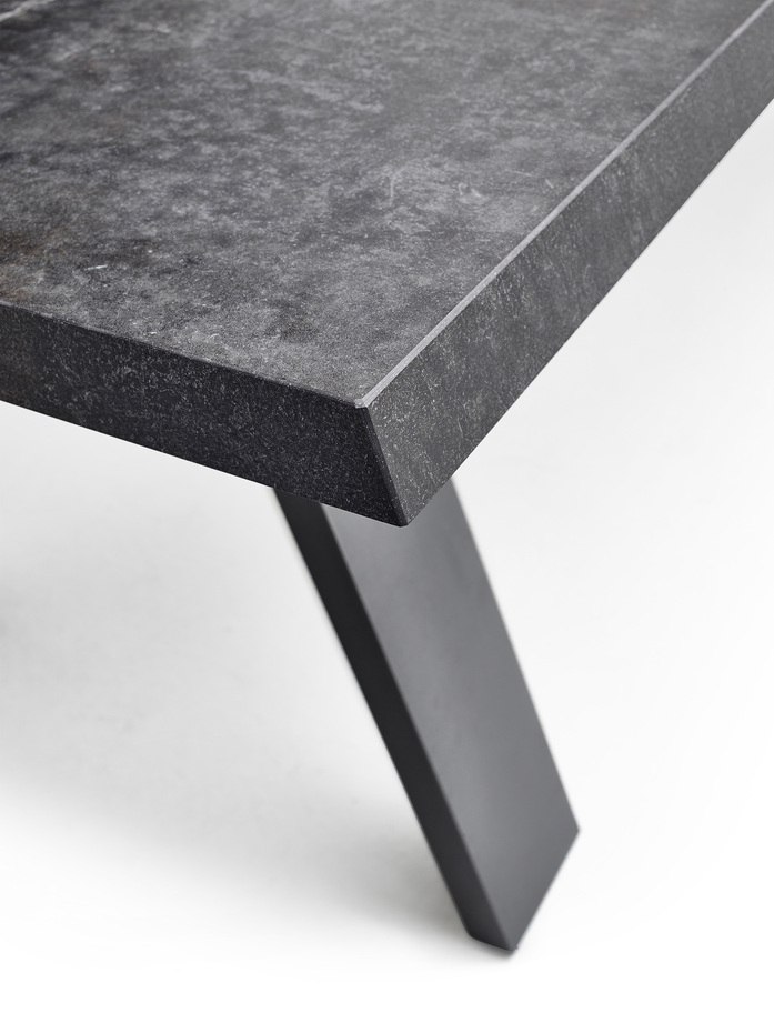 Solpuri Rock Tisch 280X100 Detail 01