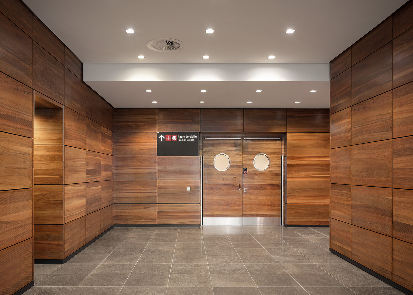 Bildergalerie "Raum der Stille" von gmp Architekten und Petersen Tegl