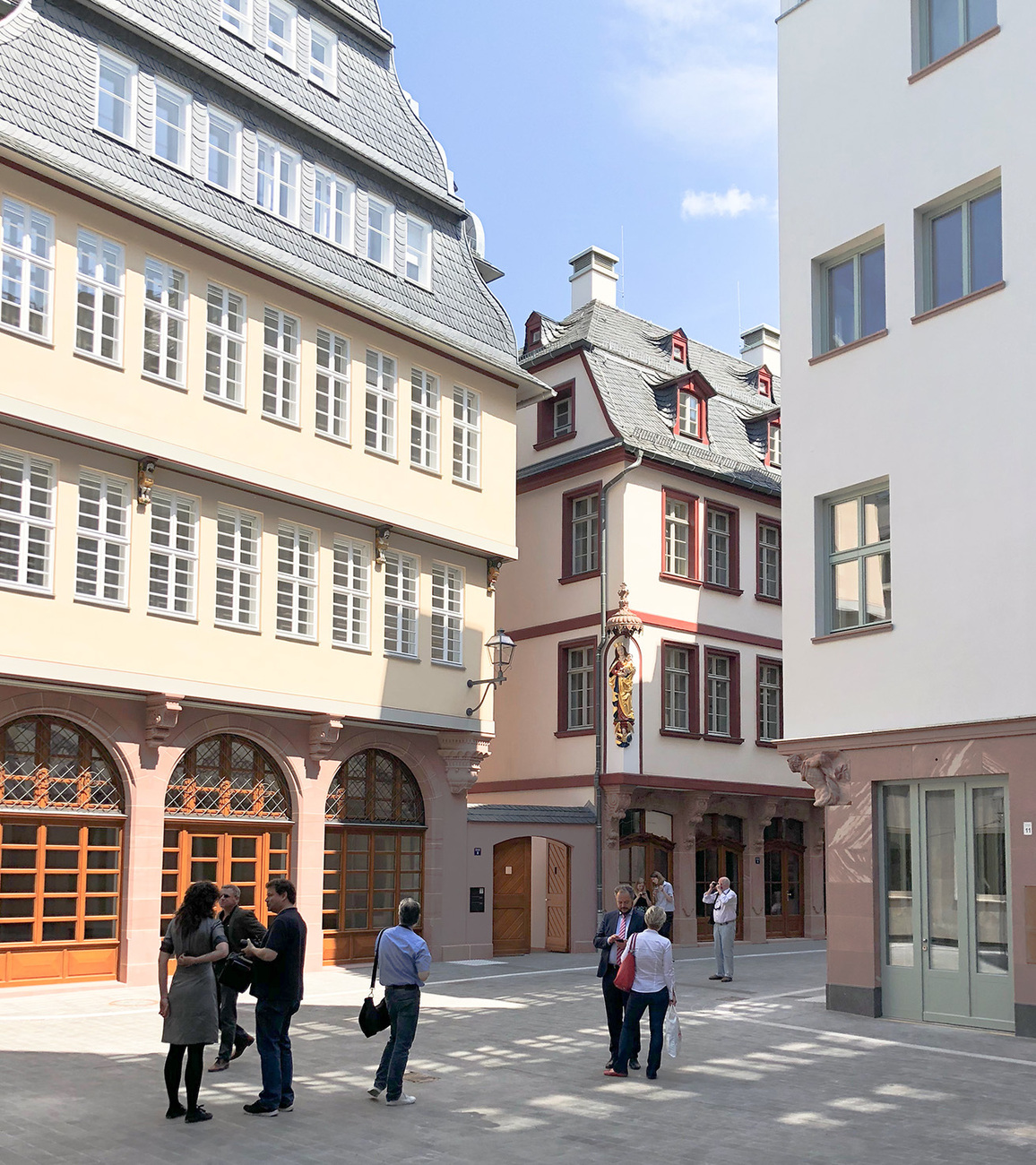 View into the alley "Hinter dem Lämmchen".