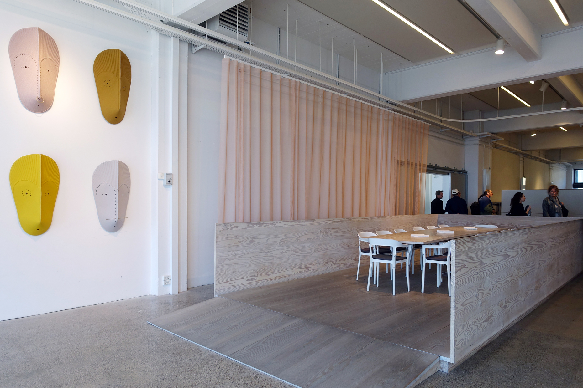 Das dänisch-italienische Designduo GamFratesi und Kvadrat zeigten die Installation "Mask".