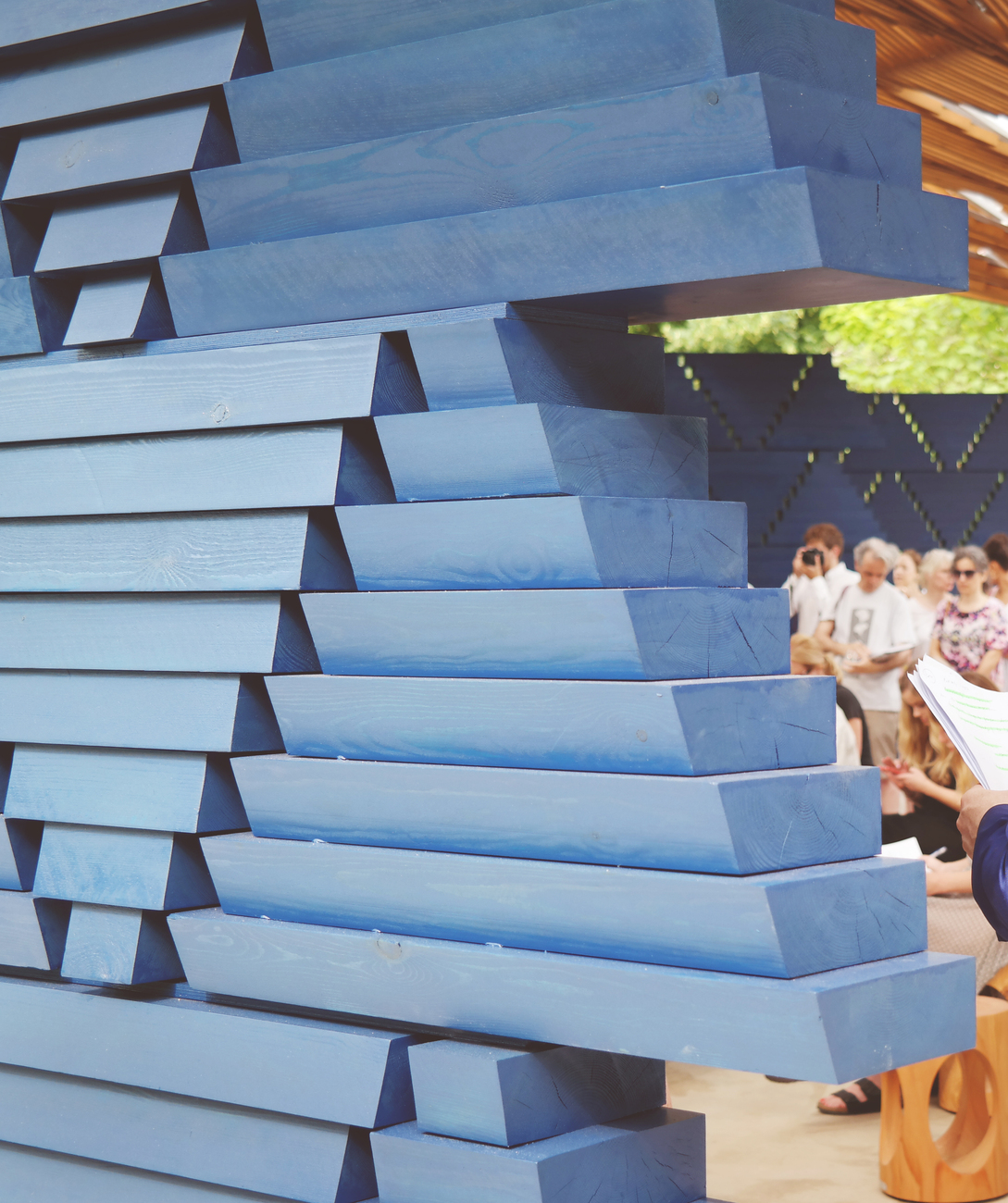 Serpentine-Pavilion-2017-Francis-Kere-Holzwand