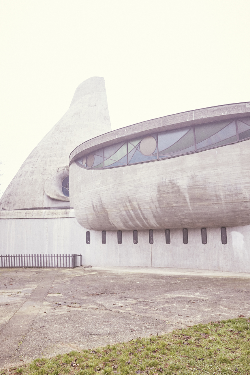 Gallarate Parrocchia San Paolo Apostolo (1971-73) Architetti: Mariarosa Zibetti, Stefano Ribaldone