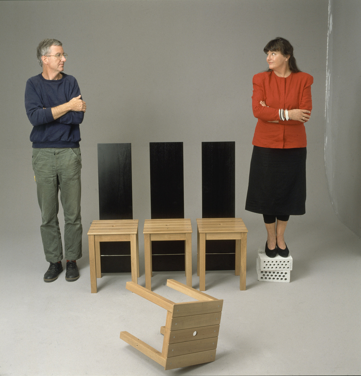 Alfred Hablützel: Susi and Ueli Berger with Tabouret (1987), Museum für Gestaltung Zürich, Designsammlung