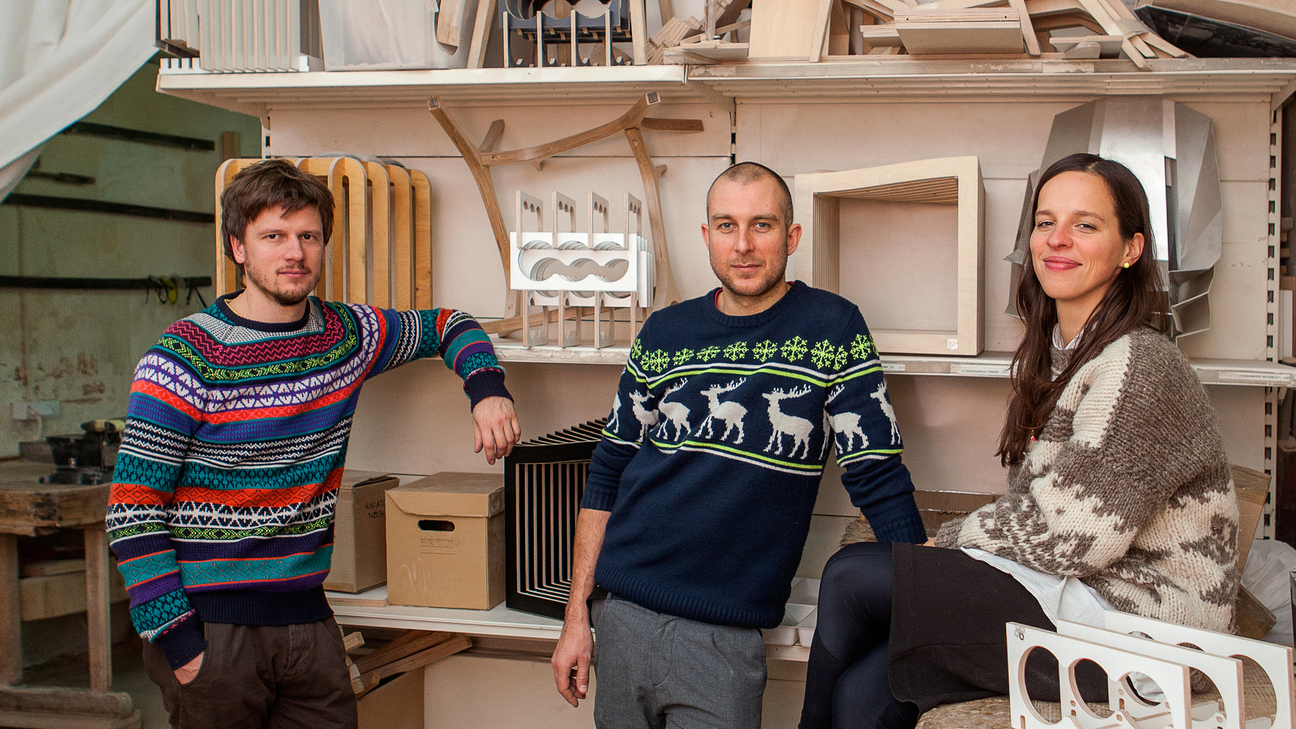 v. l. n. r.: Die Designer Tomek Kempa, Megi Malinowska, Filip Ludka gründeten 2009 "Tabanda". Im nächsten Jahr werden sie mit ihren Arbeiten auf den internationalen Interior-Messen imm in Köln und ICFF in New York City zu sehen sein.