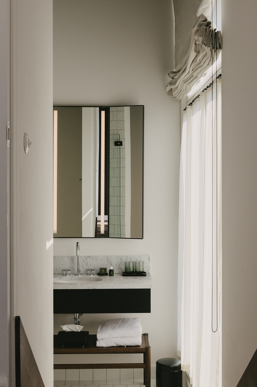 Bathroom, room view Hotel August Antwerp
