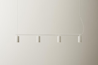 Donna Line 120  von  Pholc