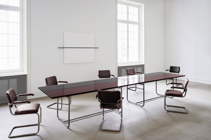 JS THONET S1070 SERIOUS 01 02 ruby red S64 P 02 01 photo Naegele art Haris Epaminonda