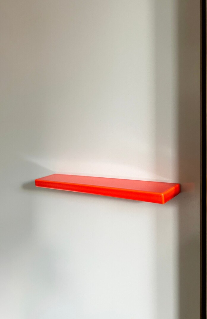 Kolor handle04 furniture moebelgriff neonred leuchtrot 01 portrait 1313x2020