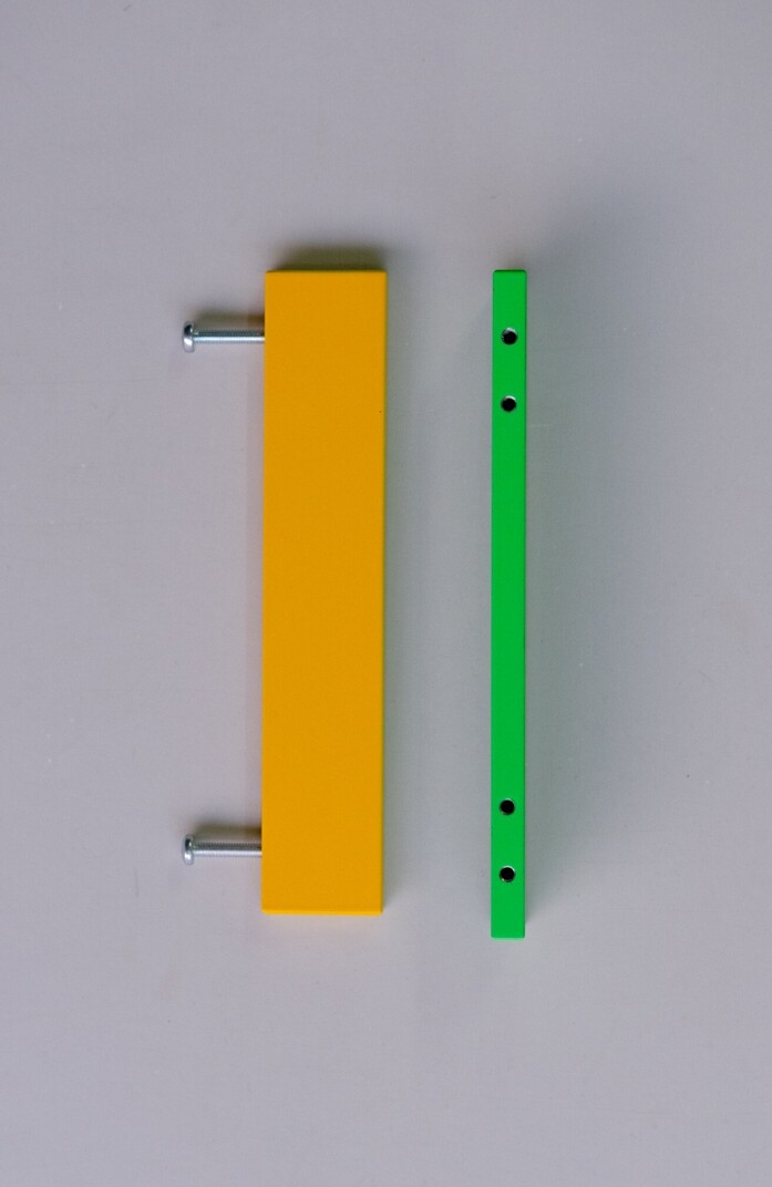 Kolor handle 04 mobelgriff screw holes sunyellow sonnengelb neongreen leuchtgrun portrait 1313x2020