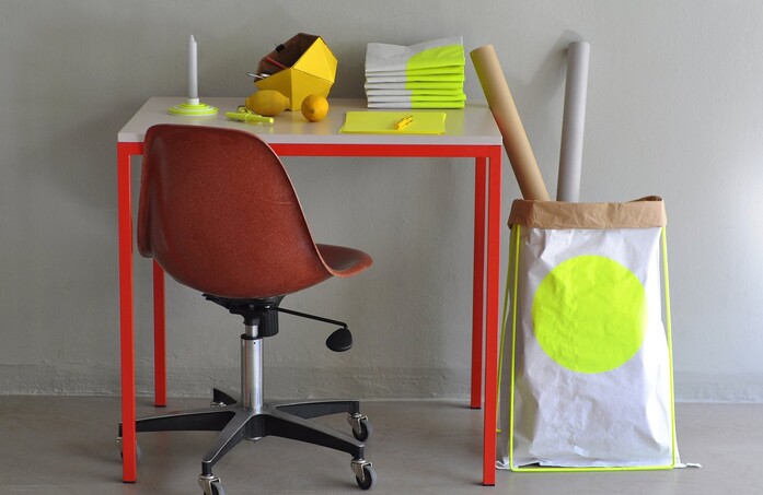 Kolor paper bag dot neon yellow papiersack stilllife stilleben 01 4 3 2000 landscape 2020x1313