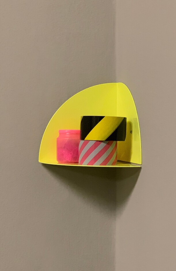 corner shelf /corner shelf neon yellow