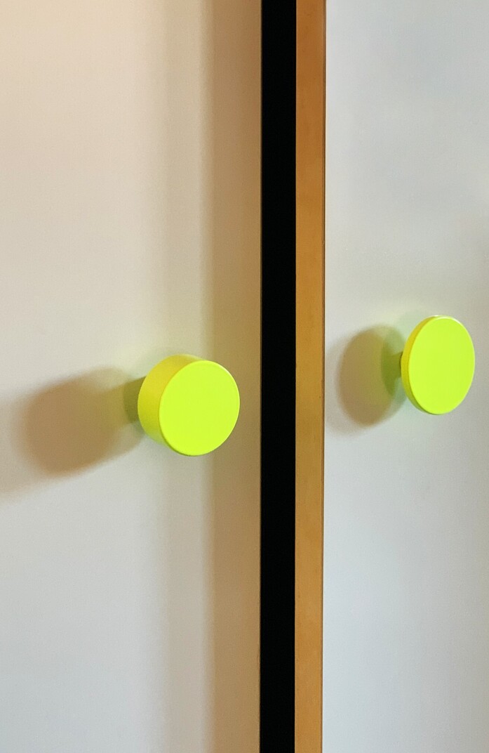 Knobs neonyellow 09 portrait 1313x2020