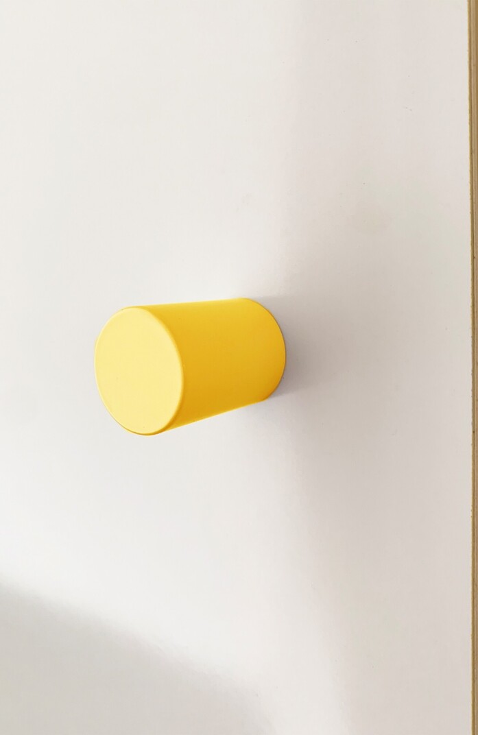 Edited kolor knobs large moebelgriff knauf gross sunshine yellow sonnengelb 02 portrait 1313x2020