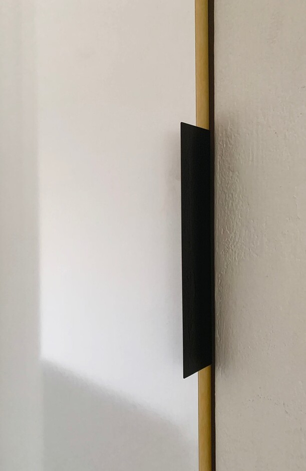 handle 01 black