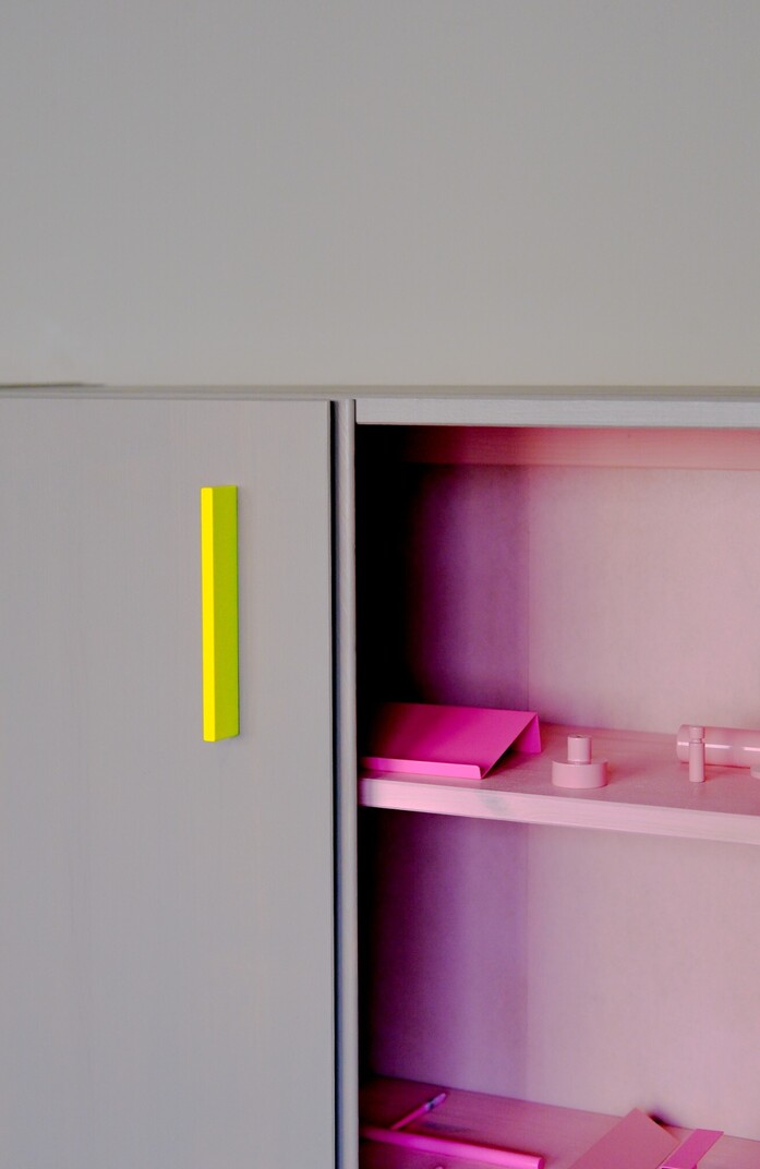 Kolor handle 04 mobelgriff neonyellow leucht gelb 03 portrait 1313x2020
