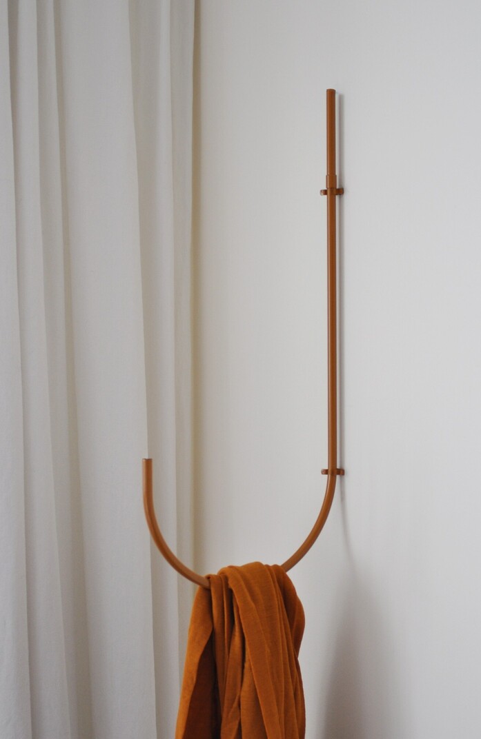 Kolor hanger arch bogen aufhaengung caramel brown 02 portrait 1313x2020