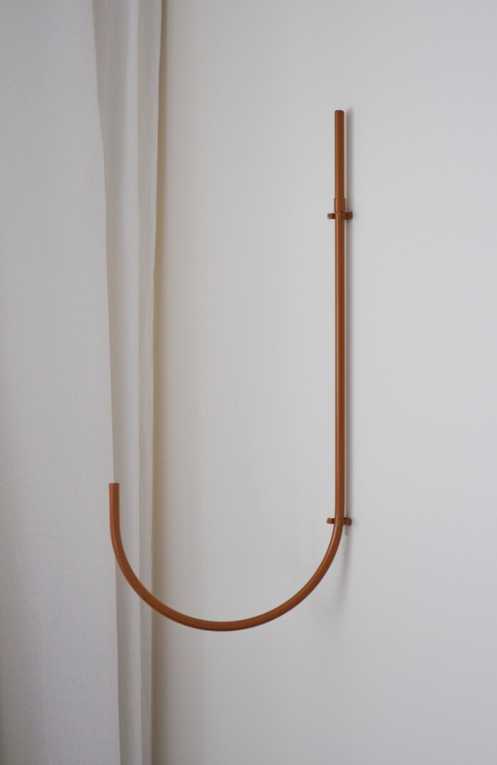 Kolor hanger arch bogen aufhaengung caramel brown 04 portrait 1313x2020