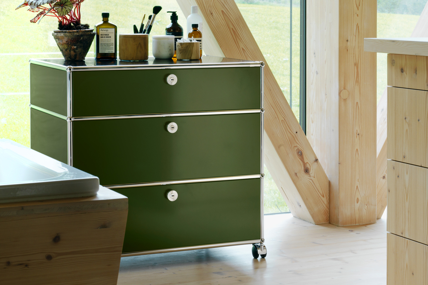 USM Haller Mobile Pedestal | Olive Green