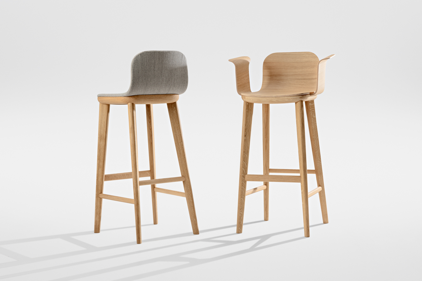 AEON BAR – Upholstered seat