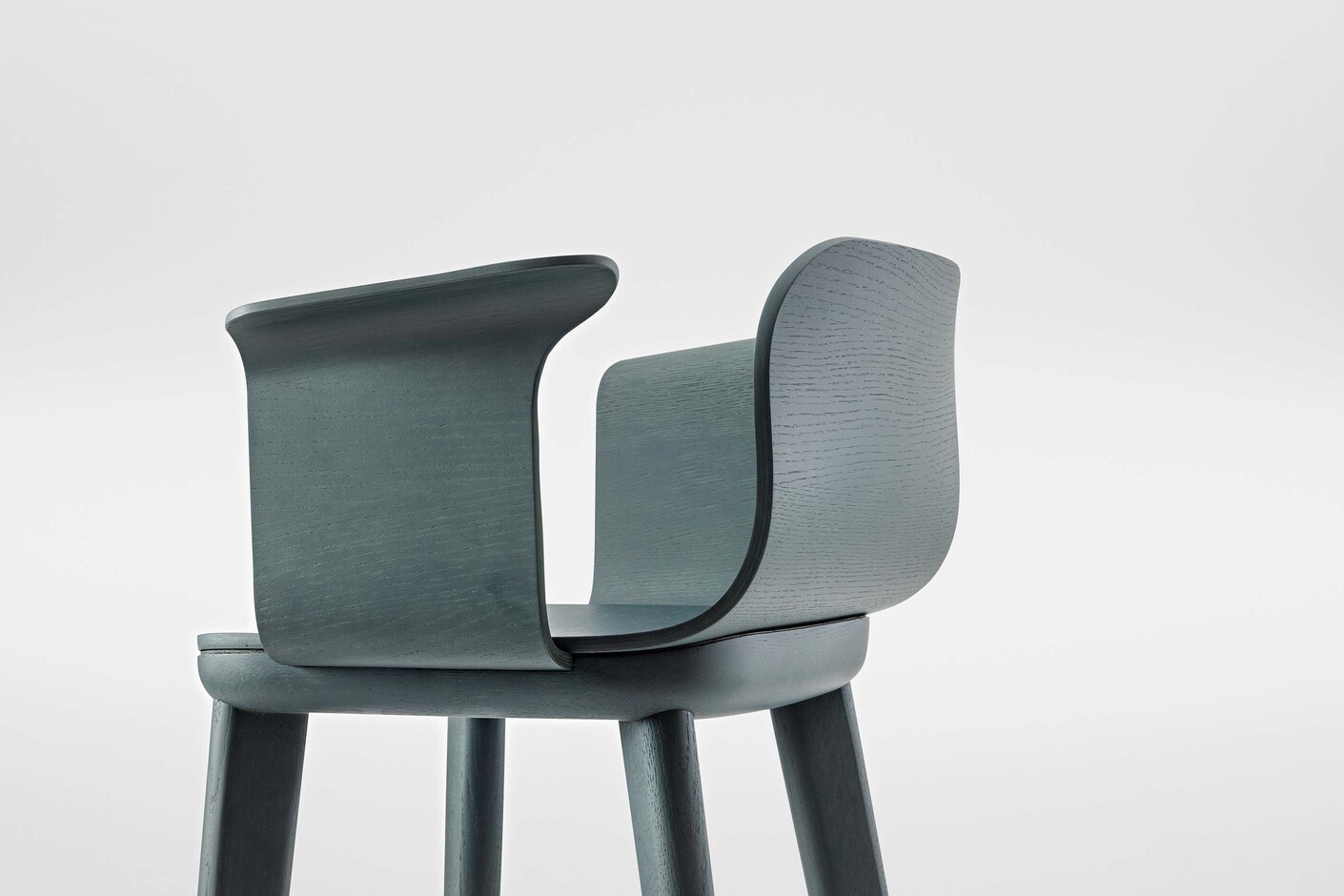 AEON COMFORT BAR – Wooden seat