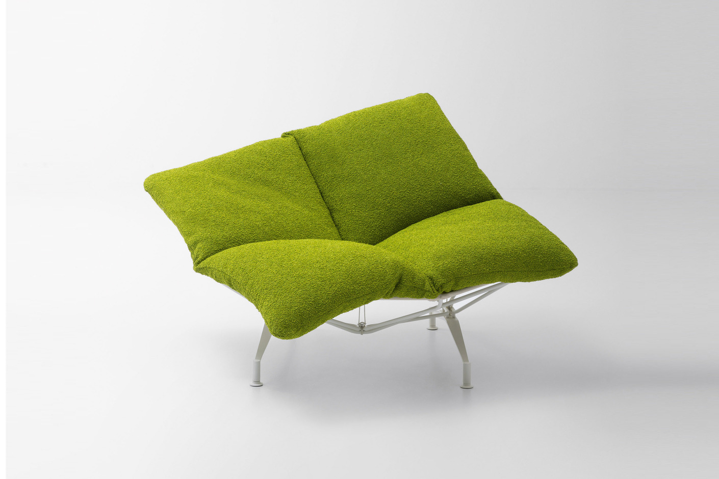 Alma armchair