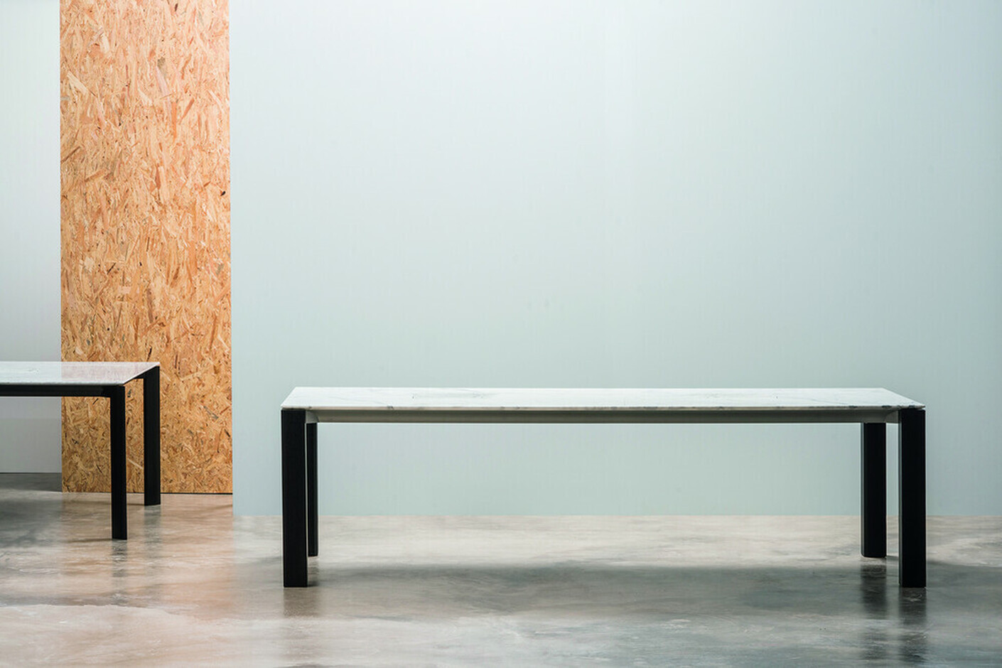 Extra Tisch mit Marmor-Tischplatte