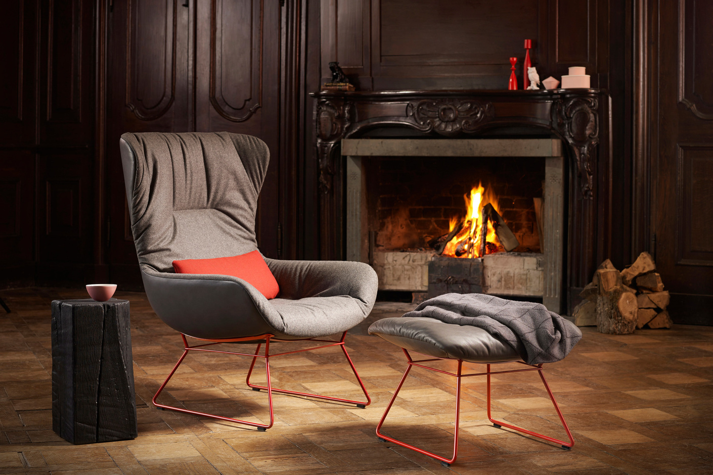 Leya cocktail wingback chair with wire frame