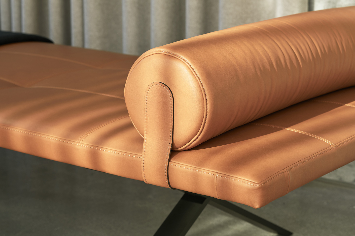 LAX daybed