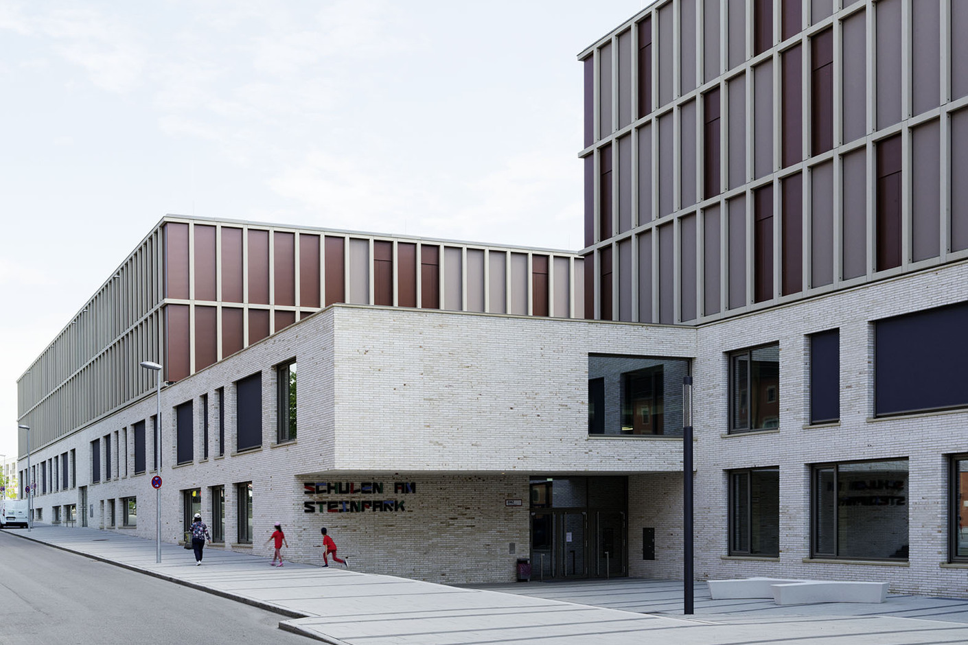formparts, Steinpark schools