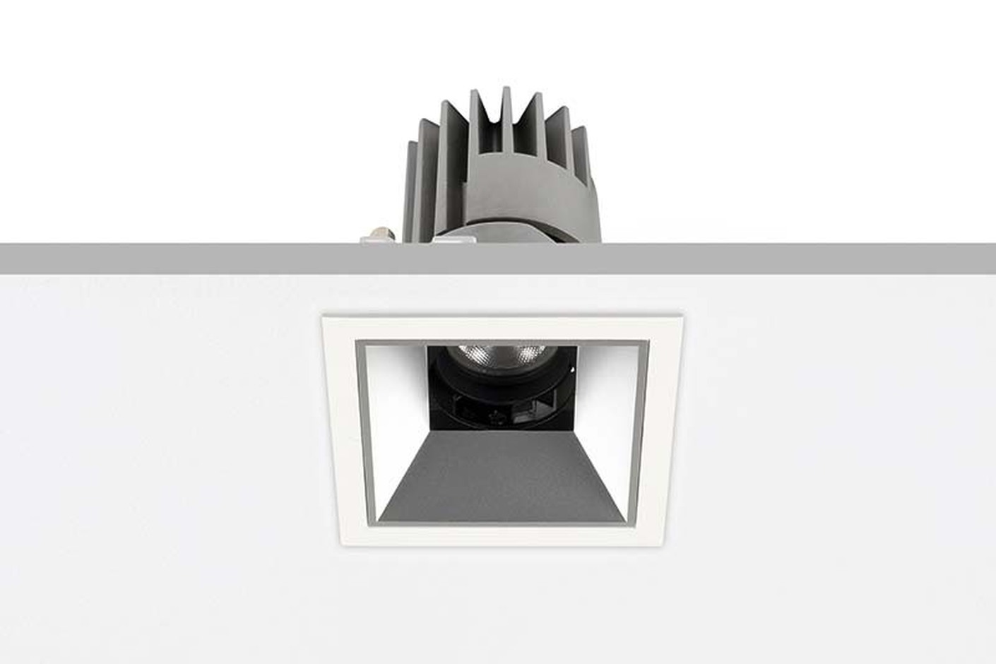 PERFORMANCE XS STANDARD SPOT SQUARE 1