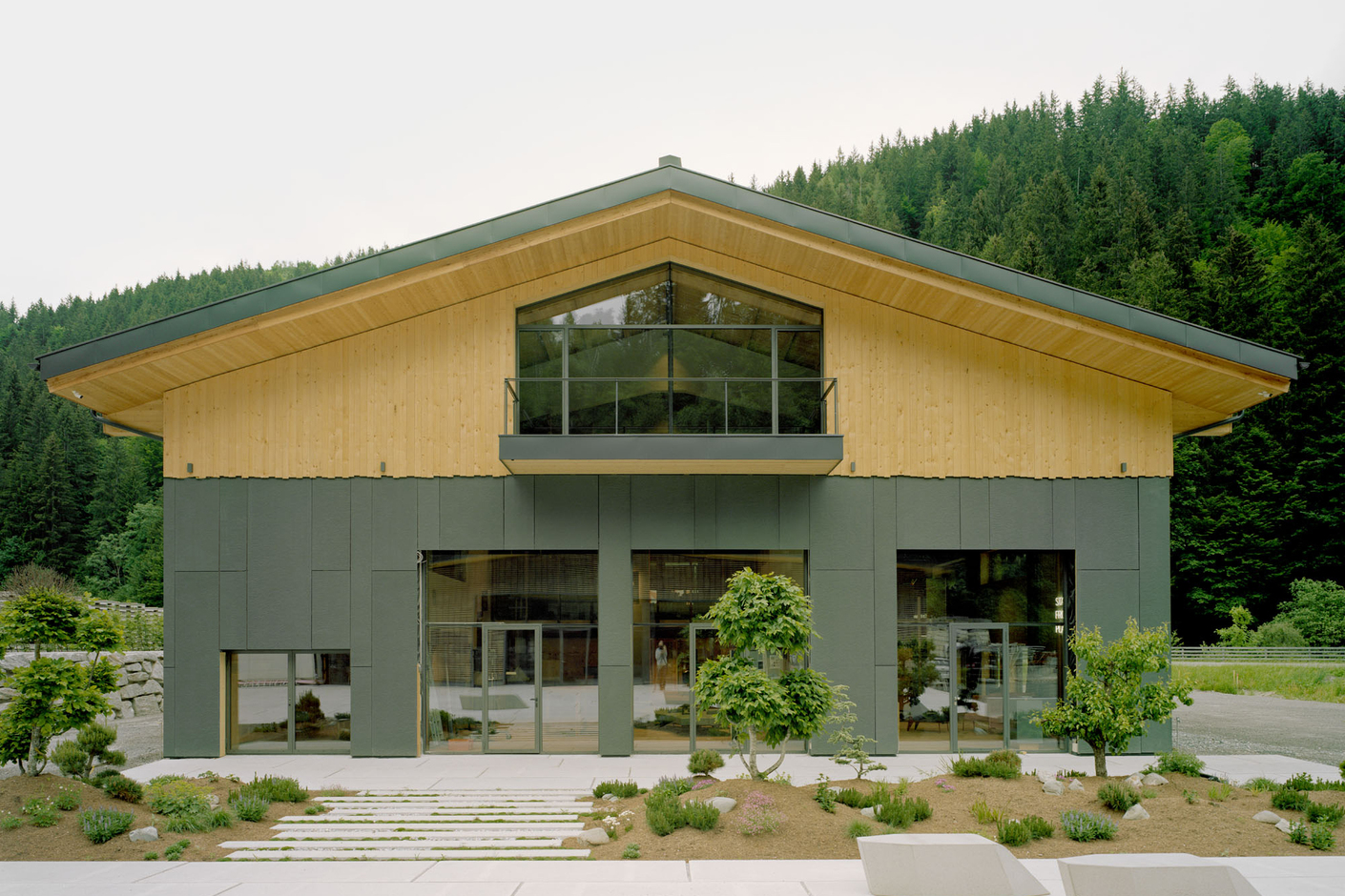 CO2-reduced fiberglass concrete