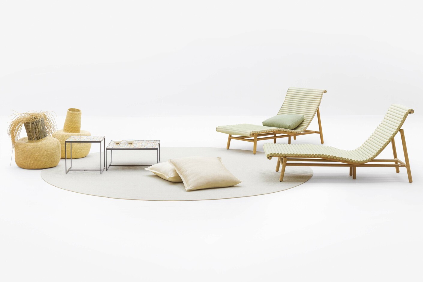Shibusa chaise lounge