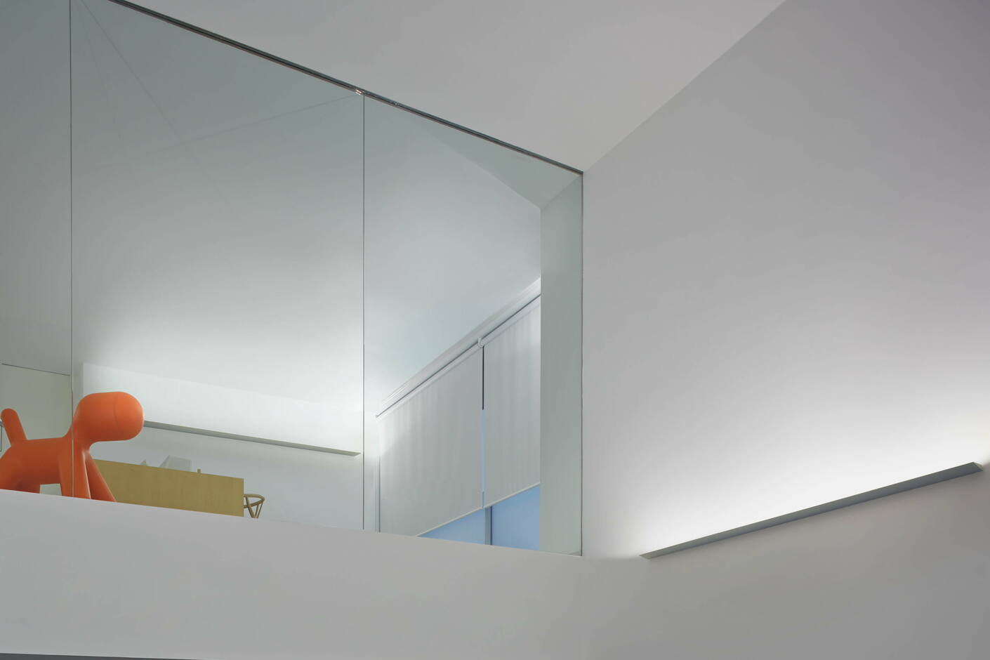Thin LED