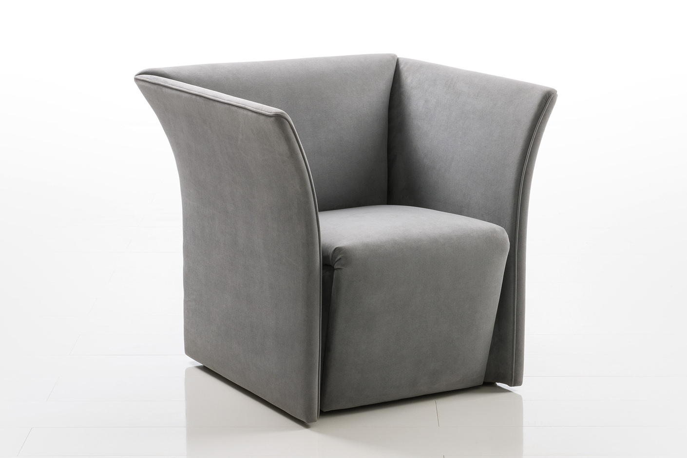 Magnat armchair