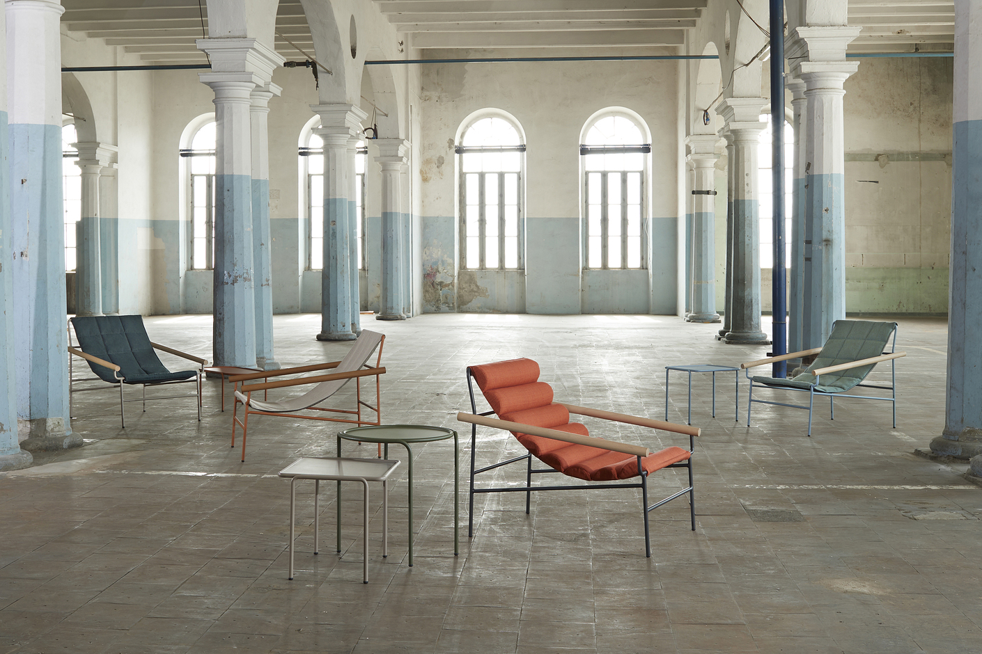 CHAIRS & ARMCHAIRS