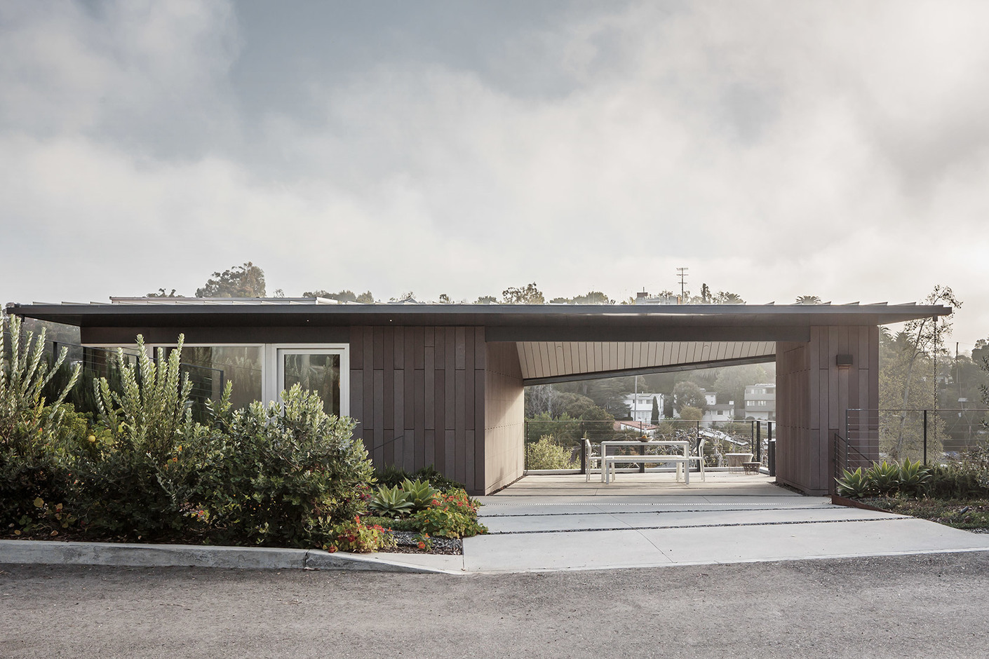 öko skin, Rustic Canyon View House Los Angeles