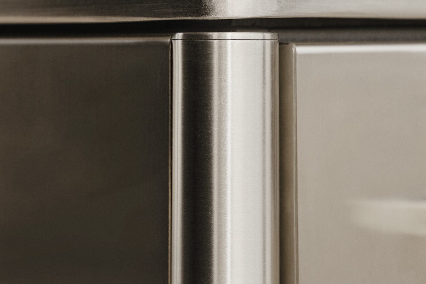 Vipp900 v4 kitchen julia khan anselmo campaign detail 16