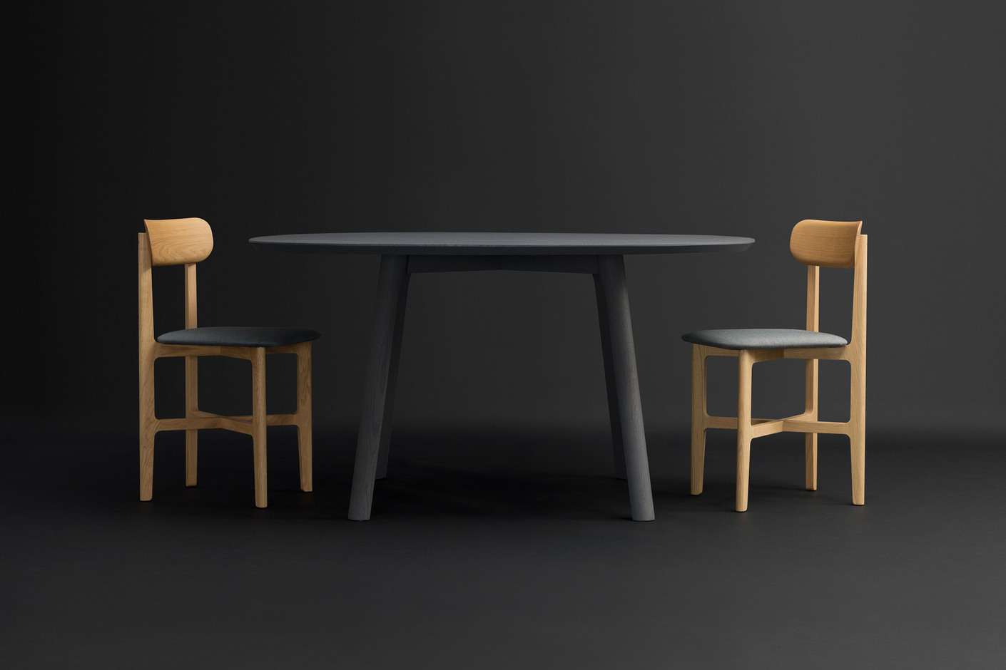 1.3 CHAIR – Close upholstery