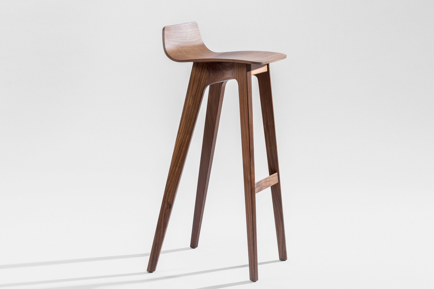 MORPH BAR – Holzsitz furniert