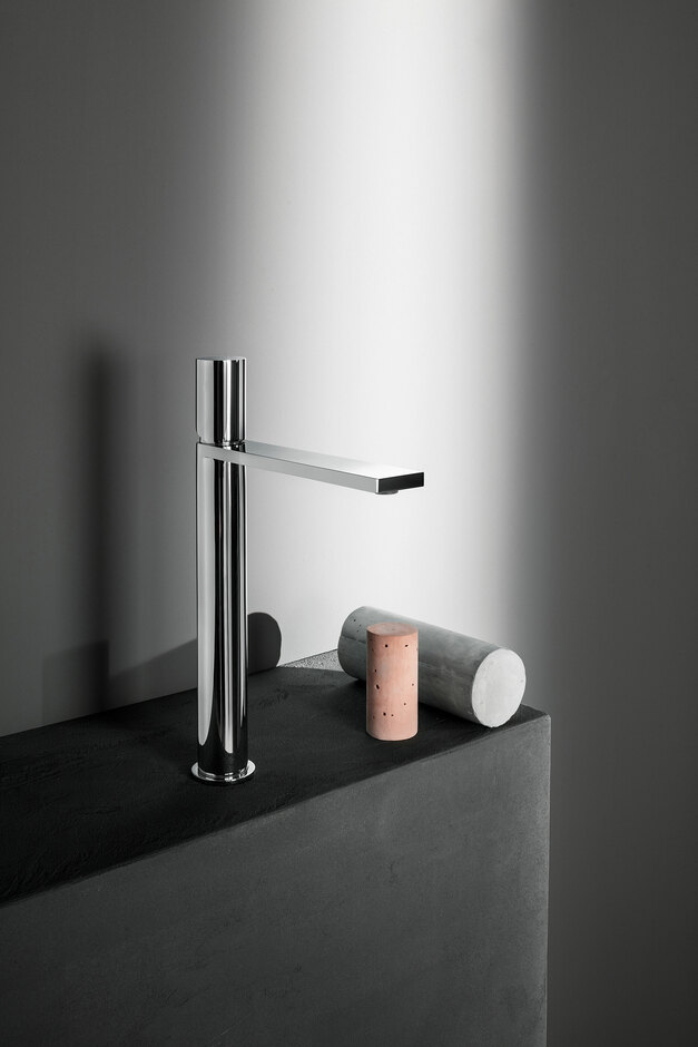 Milano Single-hole sink mixer