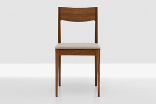 Calu – Close upholstery  by  Zeitraum