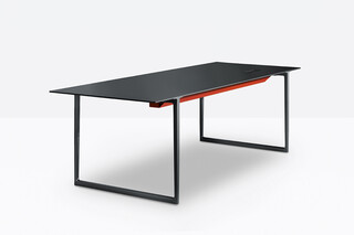 TOA DESK  by  Pedrali