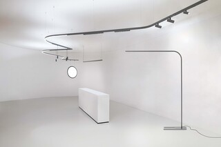Turn Around Floor  von  Artemide